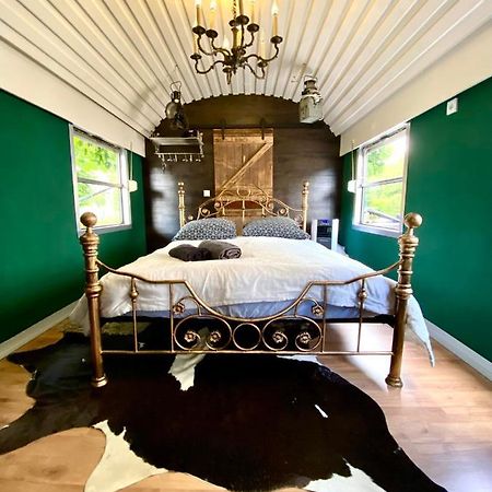 Gleis 1, Eisenbahn Waggon Mit Whirlpool Und Ofen Βίλα Dahlem  Εξωτερικό φωτογραφία