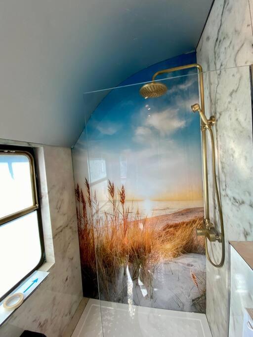 Gleis 1, Eisenbahn Waggon Mit Whirlpool Und Ofen Βίλα Dahlem  Εξωτερικό φωτογραφία