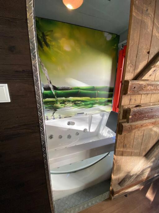Gleis 1, Eisenbahn Waggon Mit Whirlpool Und Ofen Βίλα Dahlem  Εξωτερικό φωτογραφία