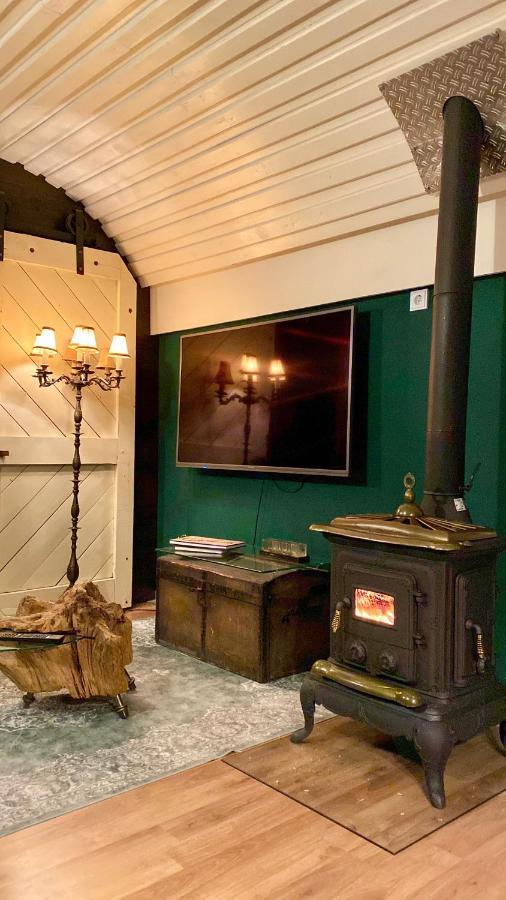 Gleis 1, Eisenbahn Waggon Mit Whirlpool Und Ofen Βίλα Dahlem  Εξωτερικό φωτογραφία